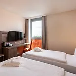 Отель Intercityhotel Berlin Airport Area North