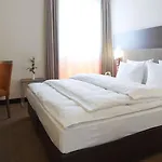 Intercityhotel Berlin Airport Area North 4*