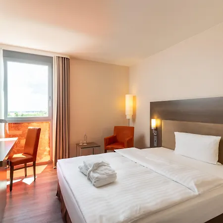 Отель Intercityhotel Berlin Airport Area North 4*