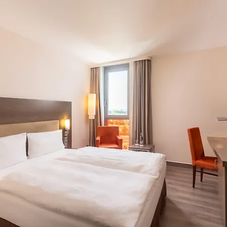 Intercityhotel Berlin Airport Area North Отель Шёнефельд