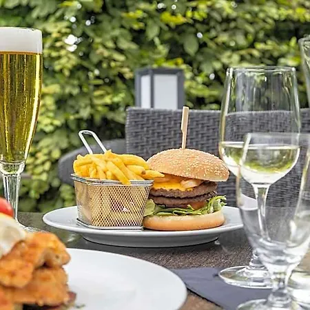 Intercityhotel Berlin Airport Area North 4*